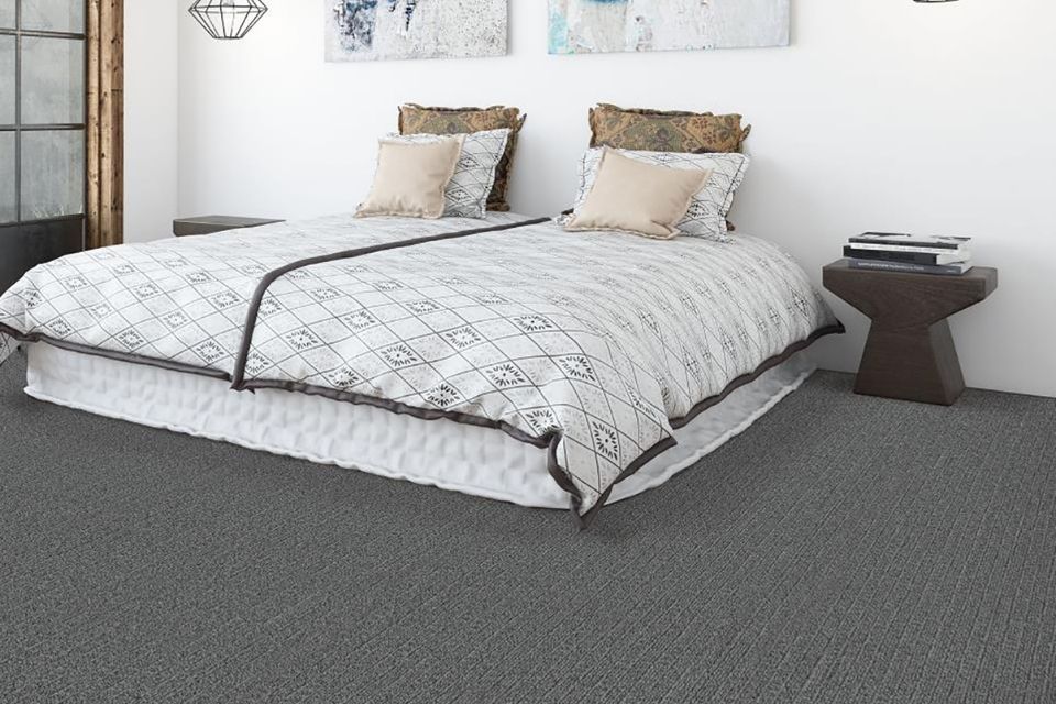 Dark gray carpet in white bedroom by Relax its Lees